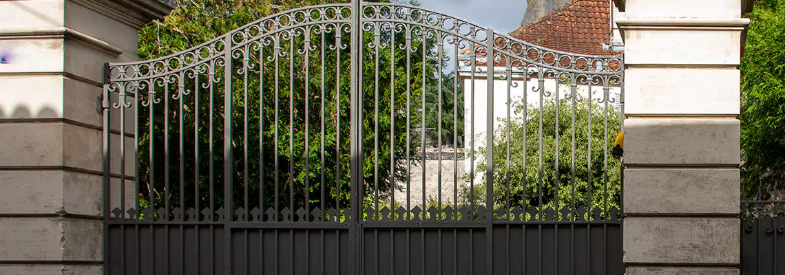 Wooden Swing Gate Repair in Apopka, FL