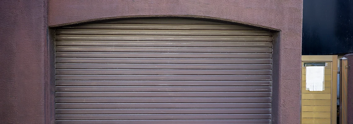 Fallen Garage Door Worn Rollers Replacement in Apopka, Florida